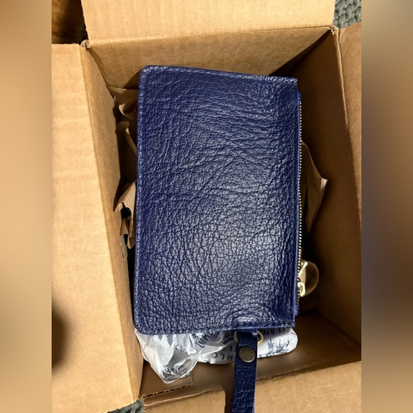 Portland leather Cobalt blue zip zap duo wristlet - Picture 3 of 8